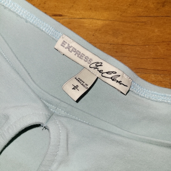 Express One Eleven Off the Shoulder Keyhole Top - Picture 5 of 6